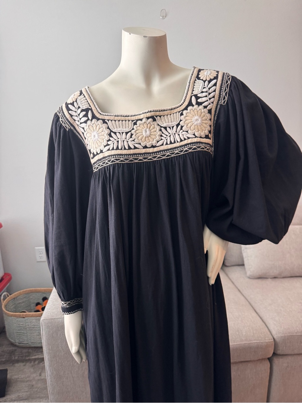 Mi Golondrina Black Embroidered Cotton Maxi Dress L Balloon Sleeve Boho 795$ - Picture 4 of 8